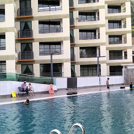 Marina Heights Home Suite Teluk Batik Lumut Exterior photo