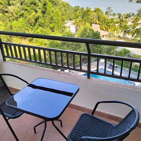 Marina Heights Home Suite Teluk Batik Lumut Exterior photo