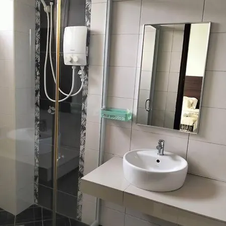 Marina Heights Home Suite Teluk Batik Lumut Exterior photo